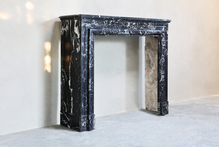 Marquina marmor kamin